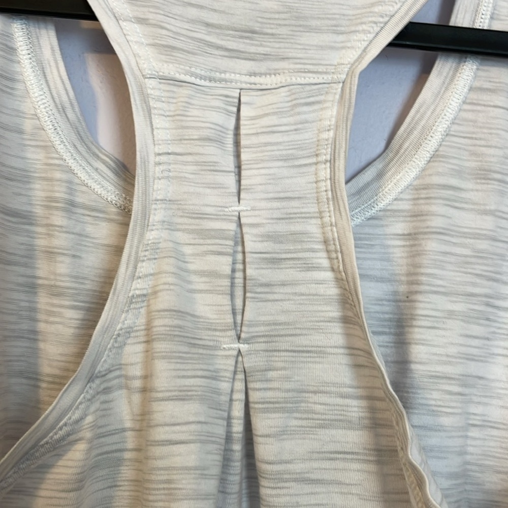 Lululemon Love Tank Pleated in Ice Gray color size 6-8 - Picture 11 of 15
